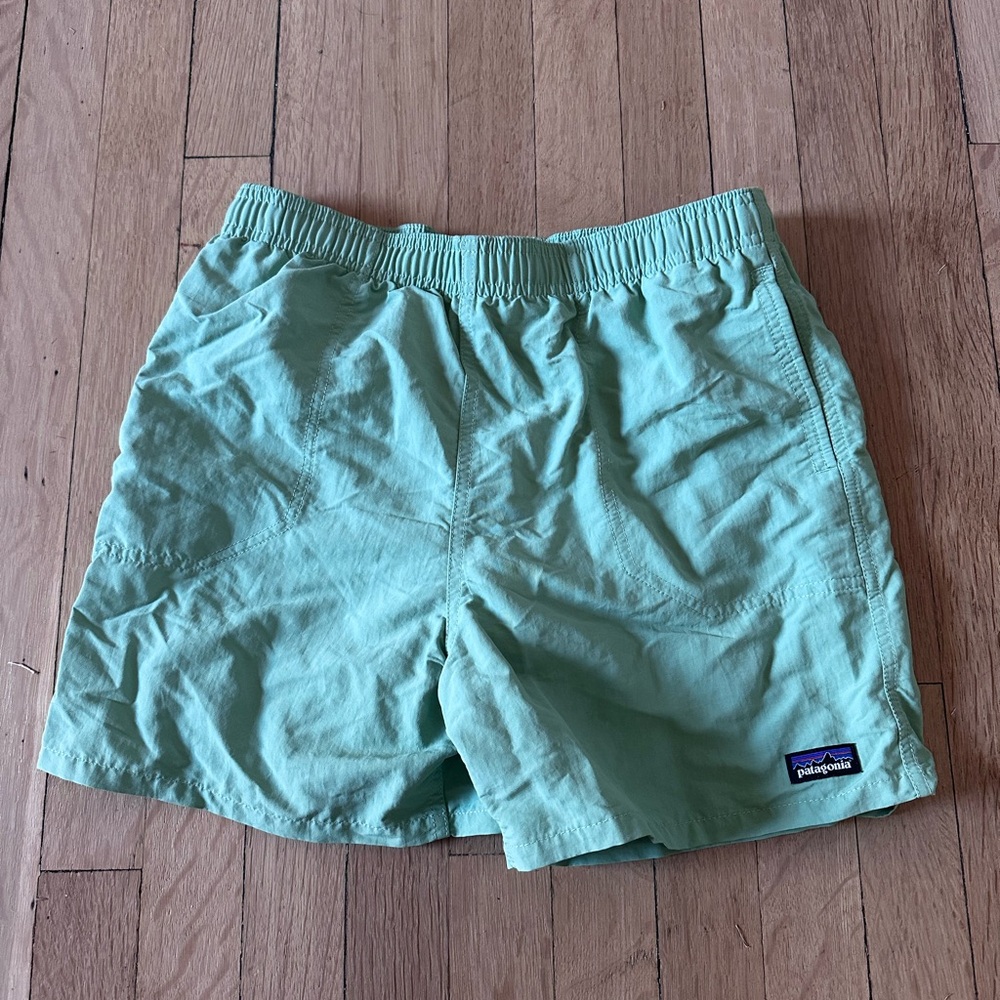 Patagonia Boys 5” Baggies Shorts, Size XXL.